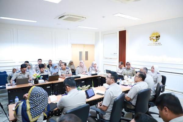 Beri Pengarahan ke Kanwil BPN Provinsi Papua Barat dan Sumatra Barat, Menteri Nu...