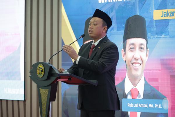 Kenal Baik, Menteri ATR/Kepala BPN Ajak Tamu yang Hadir dalam Sertijab untuk Doa...