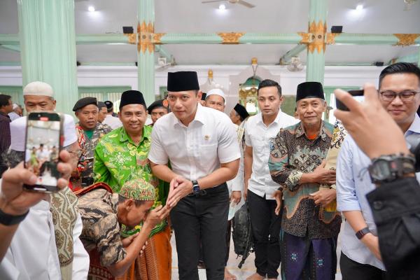  Berdiri sejak Tahun 1.500-an, Masjid Sunan Giri di Gresik Akhirnya Punya Sertip...