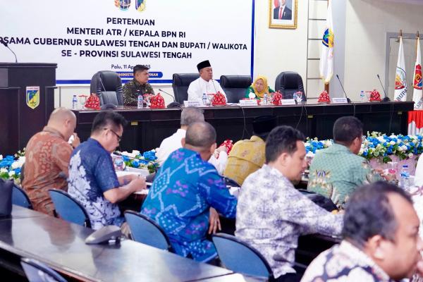 Beri Pengarahan Kepada Kepala Daerah Se-Provinsi Sulteng, Menteri Nusron Tekanka...