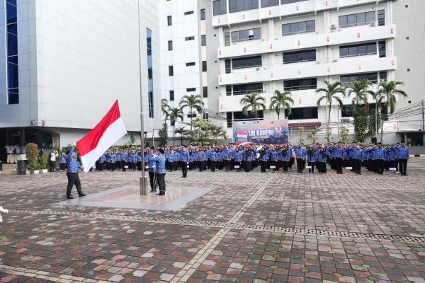 Sampaikan Amanat Presiden Prabowo, Wamen Ossy Pimpin Upacara HUT ke-53 KORPRI di...