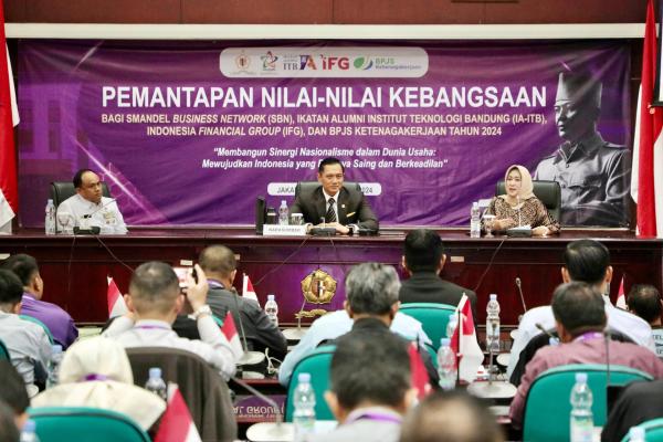 Hadir Menjadi Pembicara di Lemhannas, Menteri AHY: Butuh Kepemimpinan Transforma...