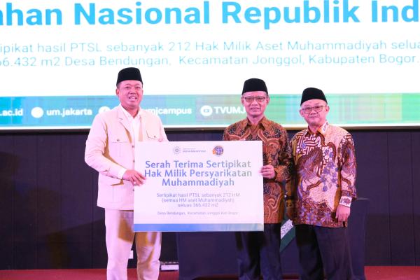 Serahkan 212 Sertipikat Tanah Aset Muhammadiyah, Menteri Nusron Komitmen Percepa...