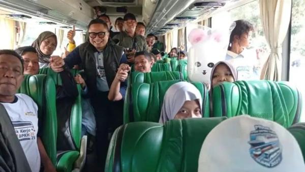 BPKH Berangkatkan 600 Pemudik dari Surabaya Lewat Program Balik Kerja Bareng 202...