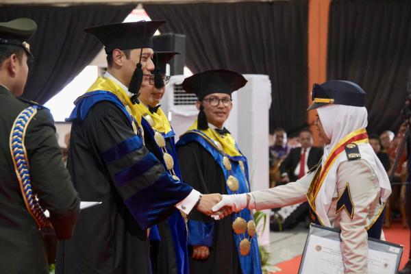 Wisuda 702 Taruna Sekolah Tinggi Pertanahan Nasional, Menteri AHY: Jangan Pernah...