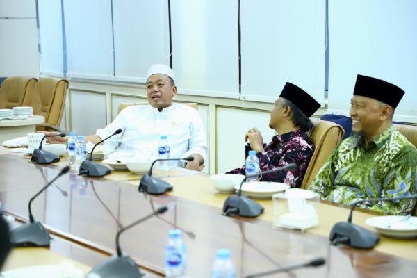 Rencanakan Agenda Kajian Rutin, Menteri Nusron Jamu Pengurus Masjid Kementerian...