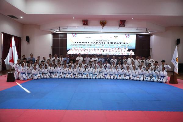 Hadi Tjahjanto Resmi Lepas Timnas Karate Kadet, Junior & U-21 ke SEAKF 2025 di B...