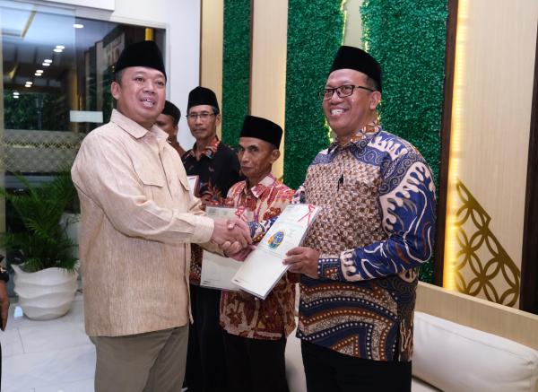 Serahkan Sertipikat Wakaf di Kanwil BPN Provinsi D.I. Yogyakarta, Menteri Nusron...